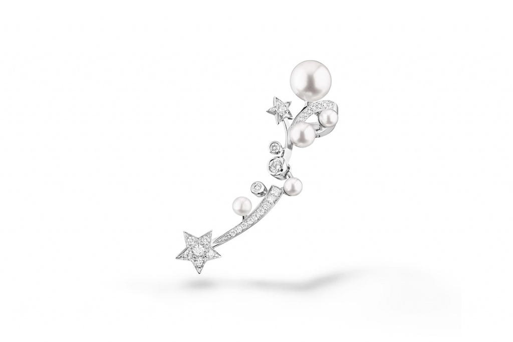 Chanel_comete-earring-white-white-gold-diamond-pearl-packshot-default-j11690-8821397684254.jpg Chanel_comete-earring-white-white-gold-diamond-pearl-packshot-default-j11690-8821397684254.jpg