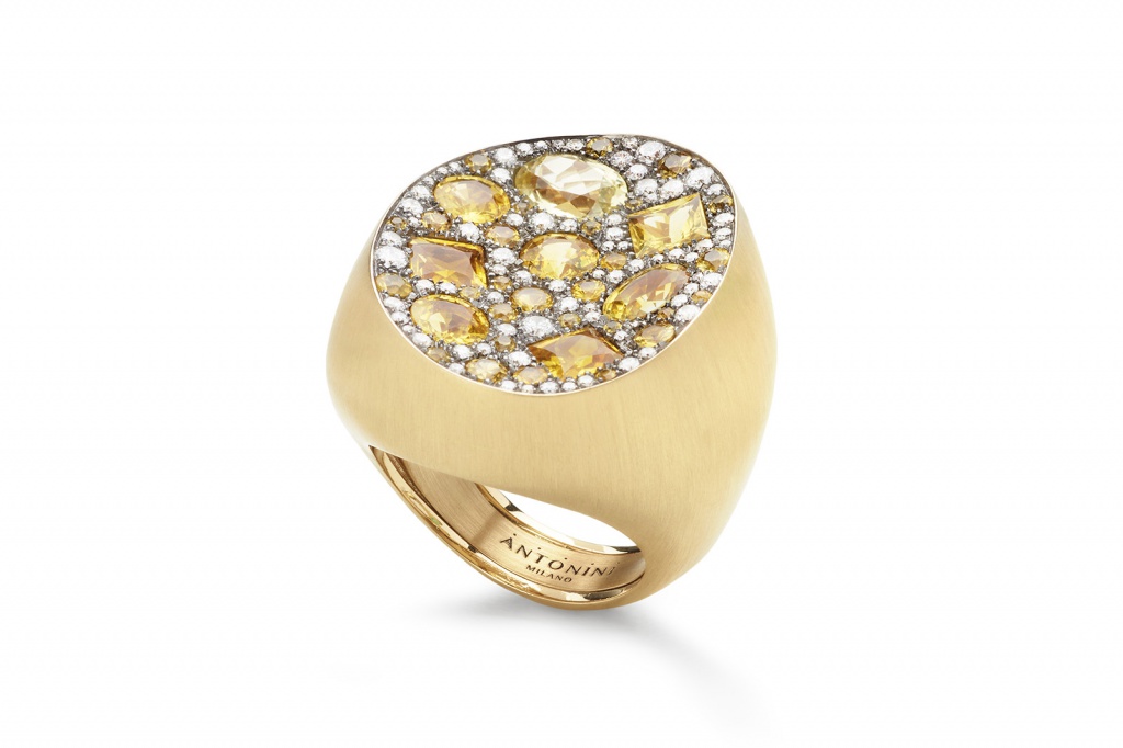 Antonini_-_Extraordinaire_2018_-_Mosaic_yellow_sapphires.jpg Antonini_-_Extraordinaire_2018_-_Mosaic_yellow_sapphires.jpg