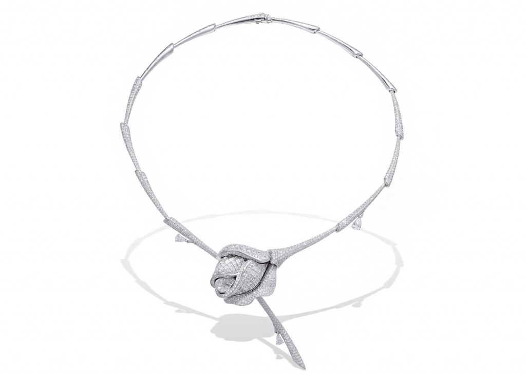 Stenzhorn-rose-necklace.jpg Stenzhorn-rose-necklace.jpg