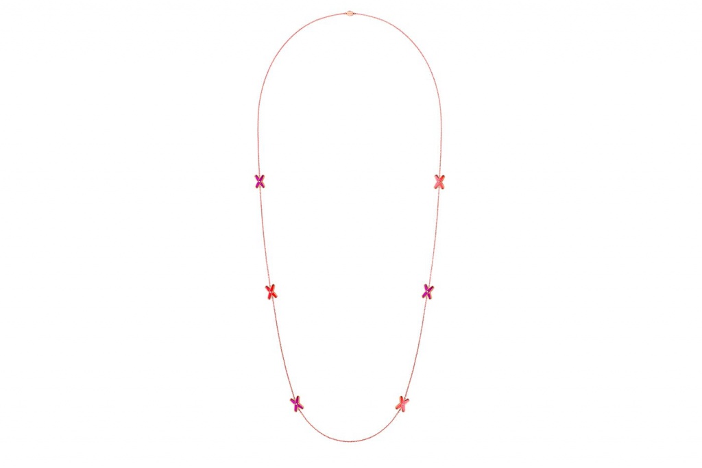 Chaumet_083464_Sautoir_Jeu_de_Liens.jpg Chaumet_083464_Sautoir_Jeu_de_Liens.jpg