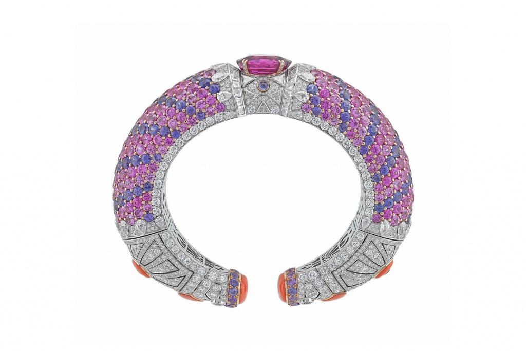 Van_Cleef___Arpels_pink_gold_Protection_Federique_bracelet__set_with_an_oval-cut_Sri_Lankan_pink_sapphire_alongside_pink_and_violet_sapphires__coral_and_diamonds.jpg Van_Cleef___Arpels_pink_gold_Protection_Federique_bracelet__set_with_an_oval-cut_Sri_Lankan_pink_sapphire_alongside_pink_and_violet_sapphires__coral_and_diamonds.jpg