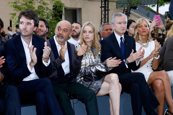 Члены семьи Бернара Арно занимают высокие посты в компании LVMH Члены семьи Бернара Арно занимают высокие посты в компании LVMH
