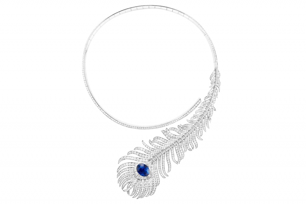 Boucheron_-_Plume_de_Paon_Question_Mark_necklace_set_with_a_10_98_ct_Burmese_sapphire_on_white_gold.jpg Boucheron_-_Plume_de_Paon_Question_Mark_necklace_set_with_a_10_98_ct_Burmese_sapphire_on_white_gold.jpg