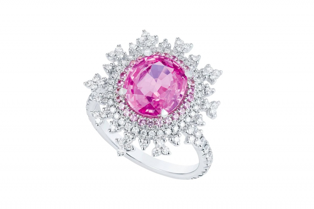 Nadine_Aysoy_Tsarina_collection_ring_with_sapphires_and_diamonds.jpg Nadine_Aysoy_Tsarina_collection_ring_with_sapphires_and_diamonds.jpg