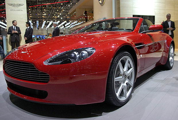 Когда Ford продавал Aston Martin на фоне кризиса 2008 года, ходили слухи об интересе Арно к британскому производителю спорткаров. Однако автомобильное отделение у LVMH до сих пор не появилось, несмотря на большой объем рынка.