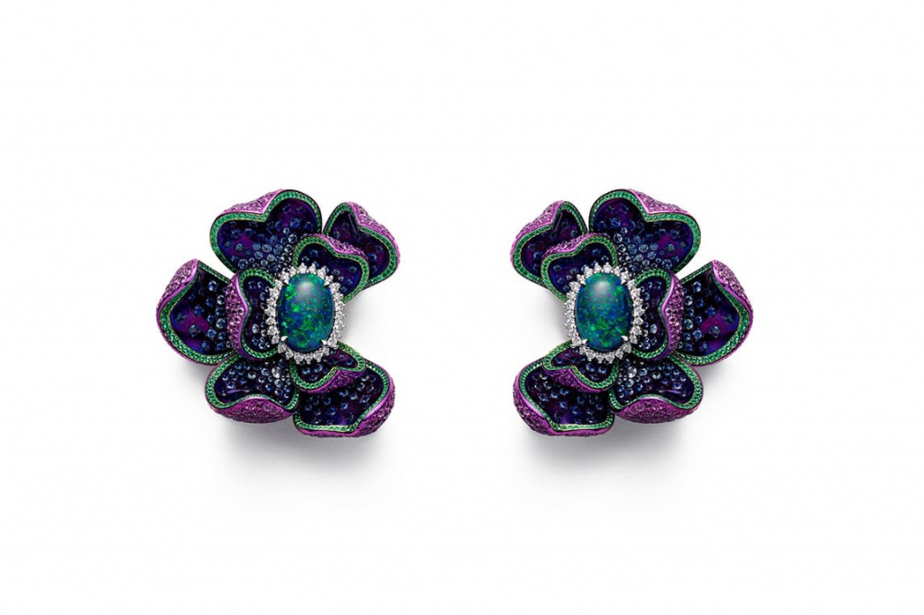 Chopard_-Red-Carpet-2019-collection-flower-earrings-with-opals.jpg Chopard_-Red-Carpet-2019-collection-flower-earrings-with-opals.jpg