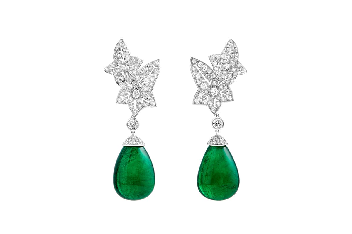 Серьги Boucheron ‘Lierre de Paris’ из белого золота с замбийскими изумрудами 54.86ct и бриллиантами