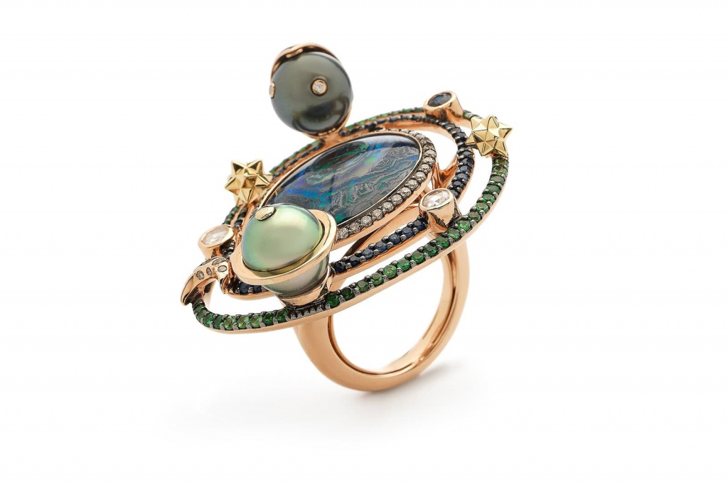 Bib_Van_der_Velden_Galaxy_ring.jpg Bib_Van_der_Velden_Galaxy_ring.jpg