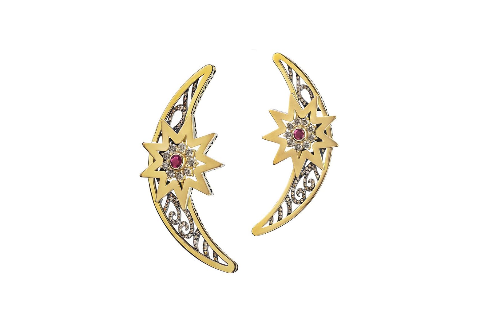 Серьги Azza Fahmy из коллекции 'Mamluk' из желтого золота с рубинами и бриллиантами