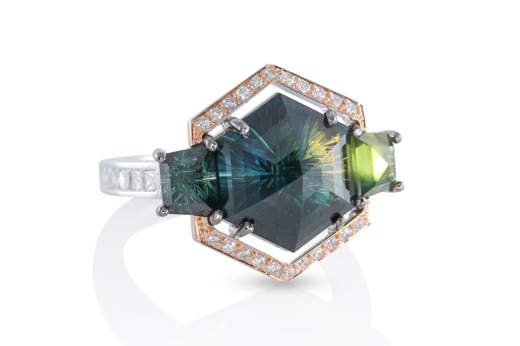 Murazzo_green_sapphire_ring.jpg Murazzo_green_sapphire_ring.jpg