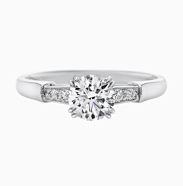 Ирина Шейк в кольце Chopard с изумрудом и бриллиантами, 2018 год