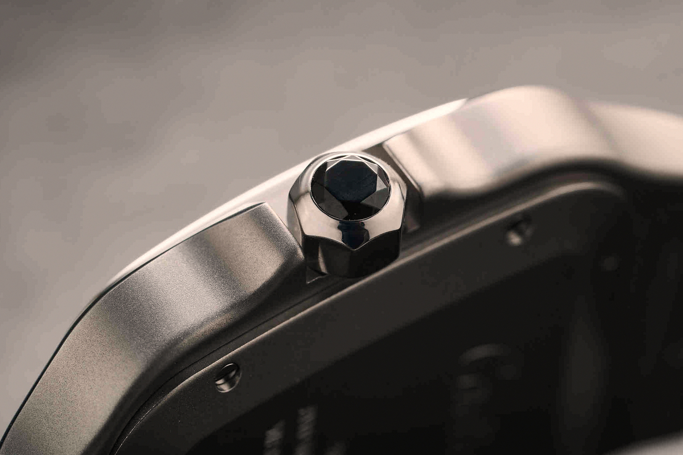 Cartier Santos в титане