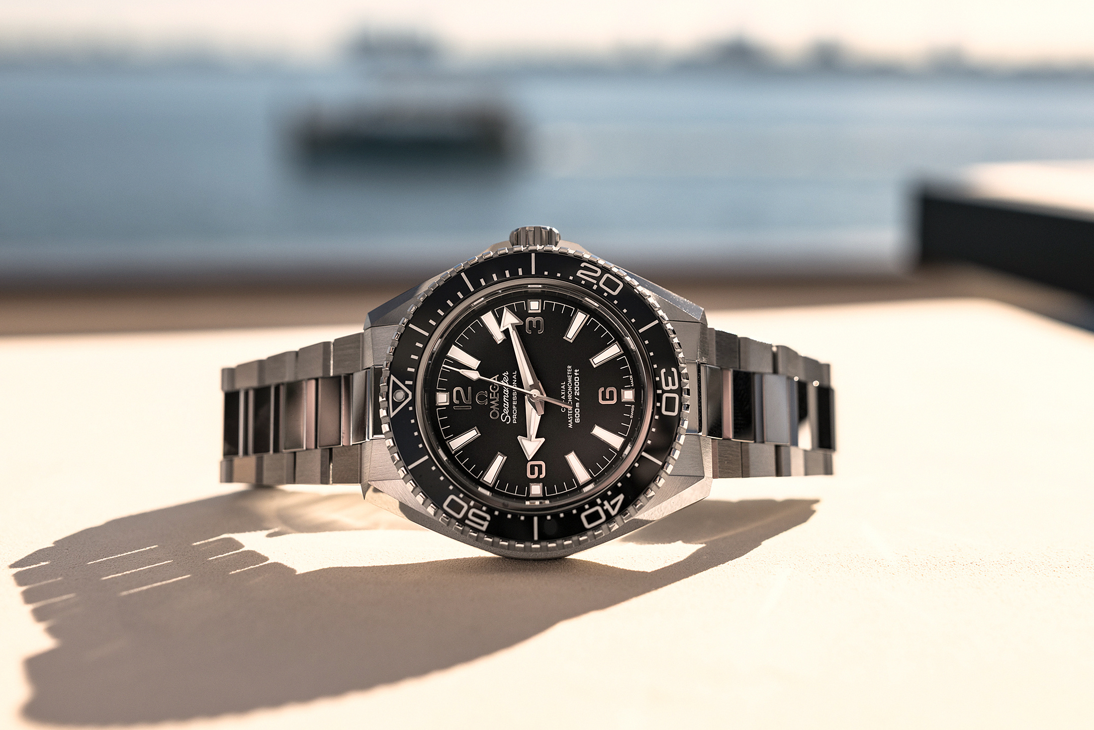 Omega Planet Ocean 2025 на руке