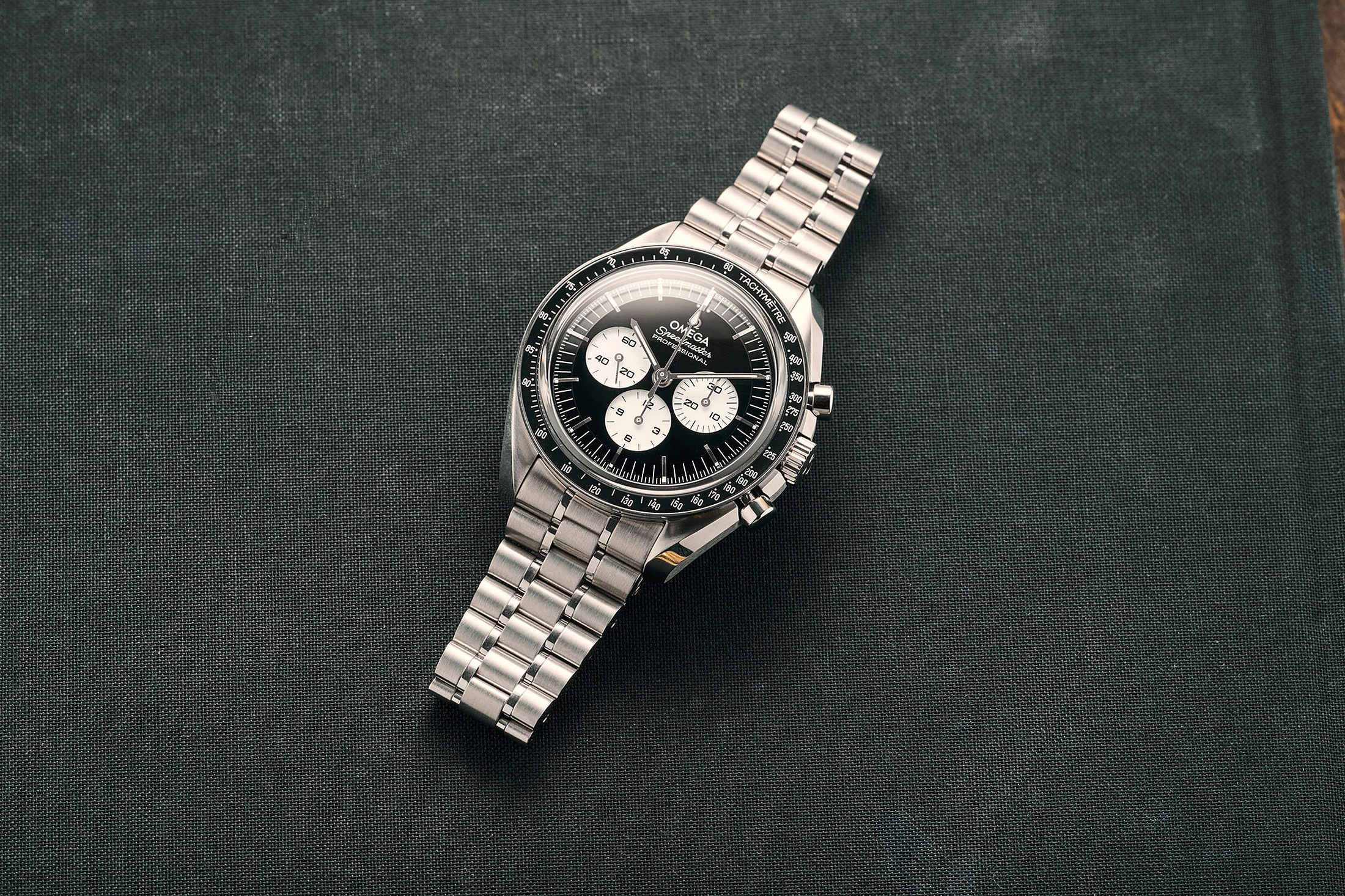 Speedmaster черно-белый