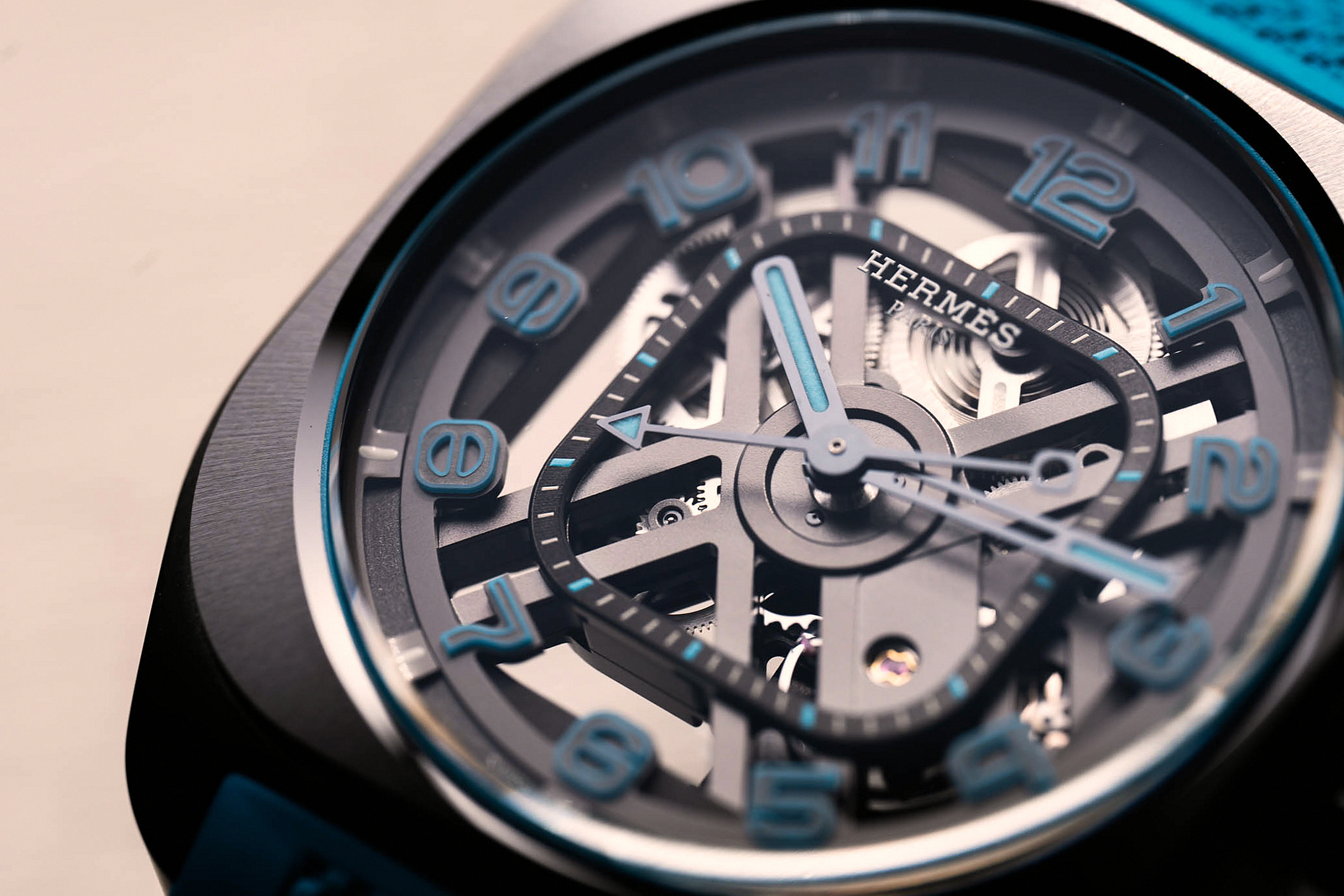 Hermès H08 Squelette наклонный циферблат