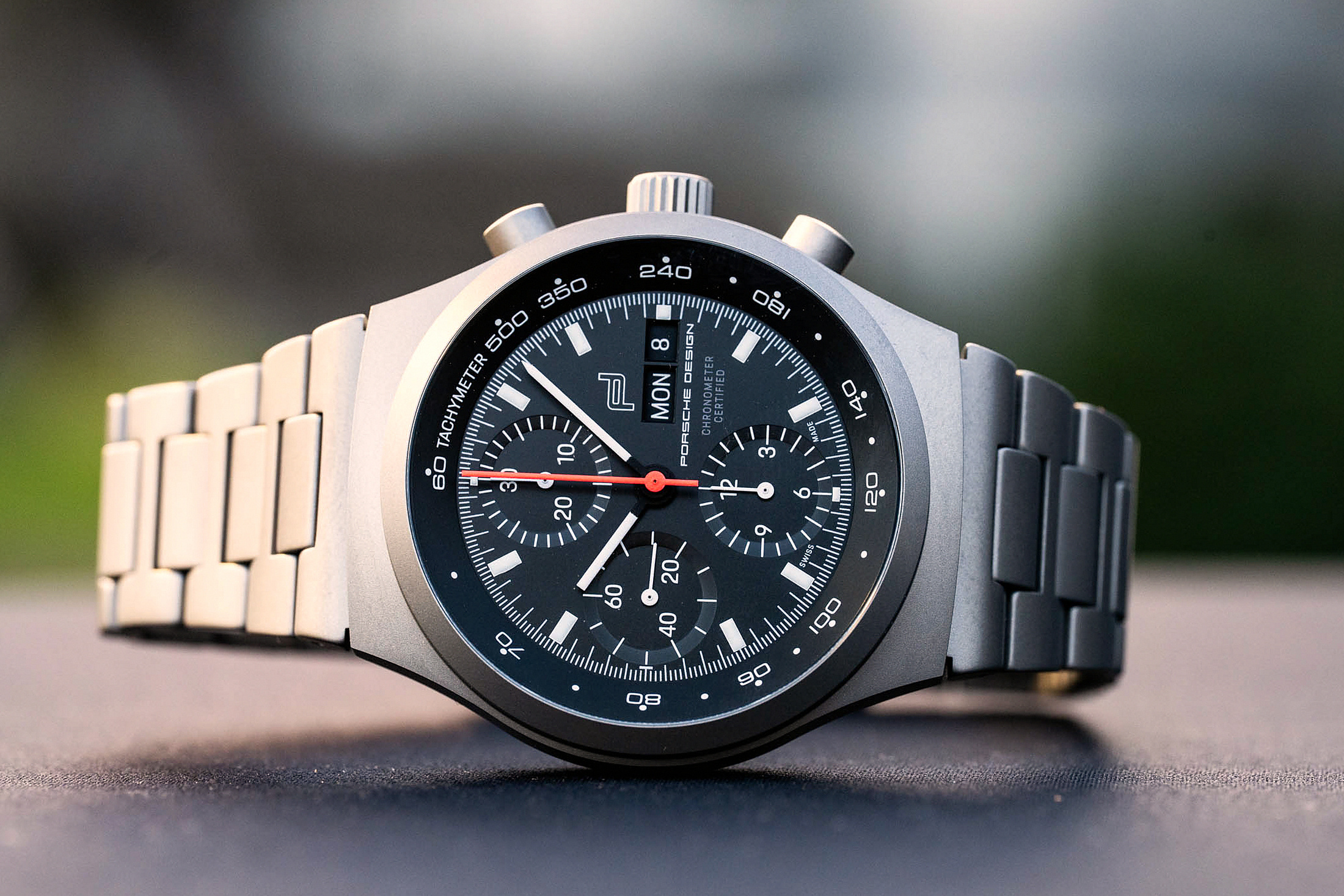 Chronograph 1 All-Titanium Numbered Edition на столе