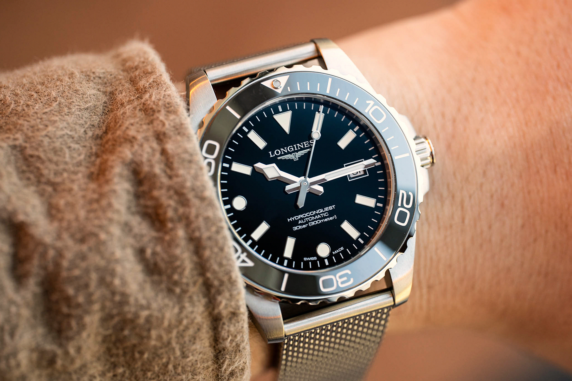 Longines Hydroconquest: Запястье с браслетом Mesh