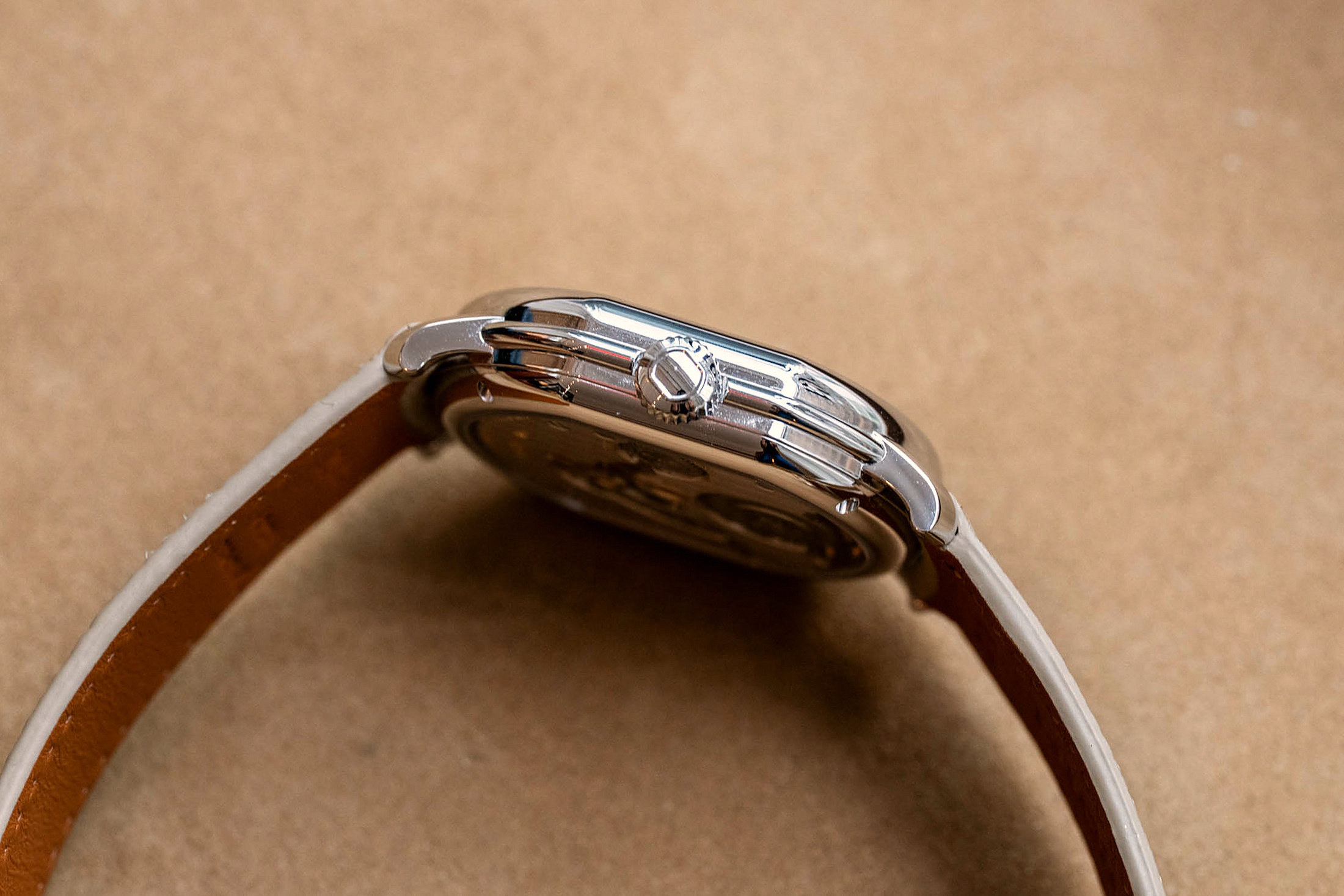 Daniel Roth Tourbillon PT вид сбоку